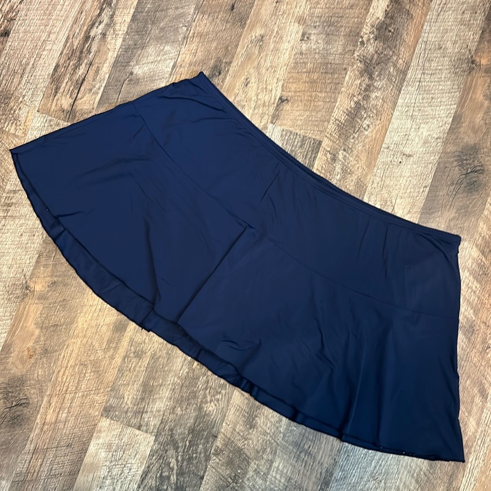 Lands’ End Plus Navy Blue Swim Skirt. Size 24W/3X.